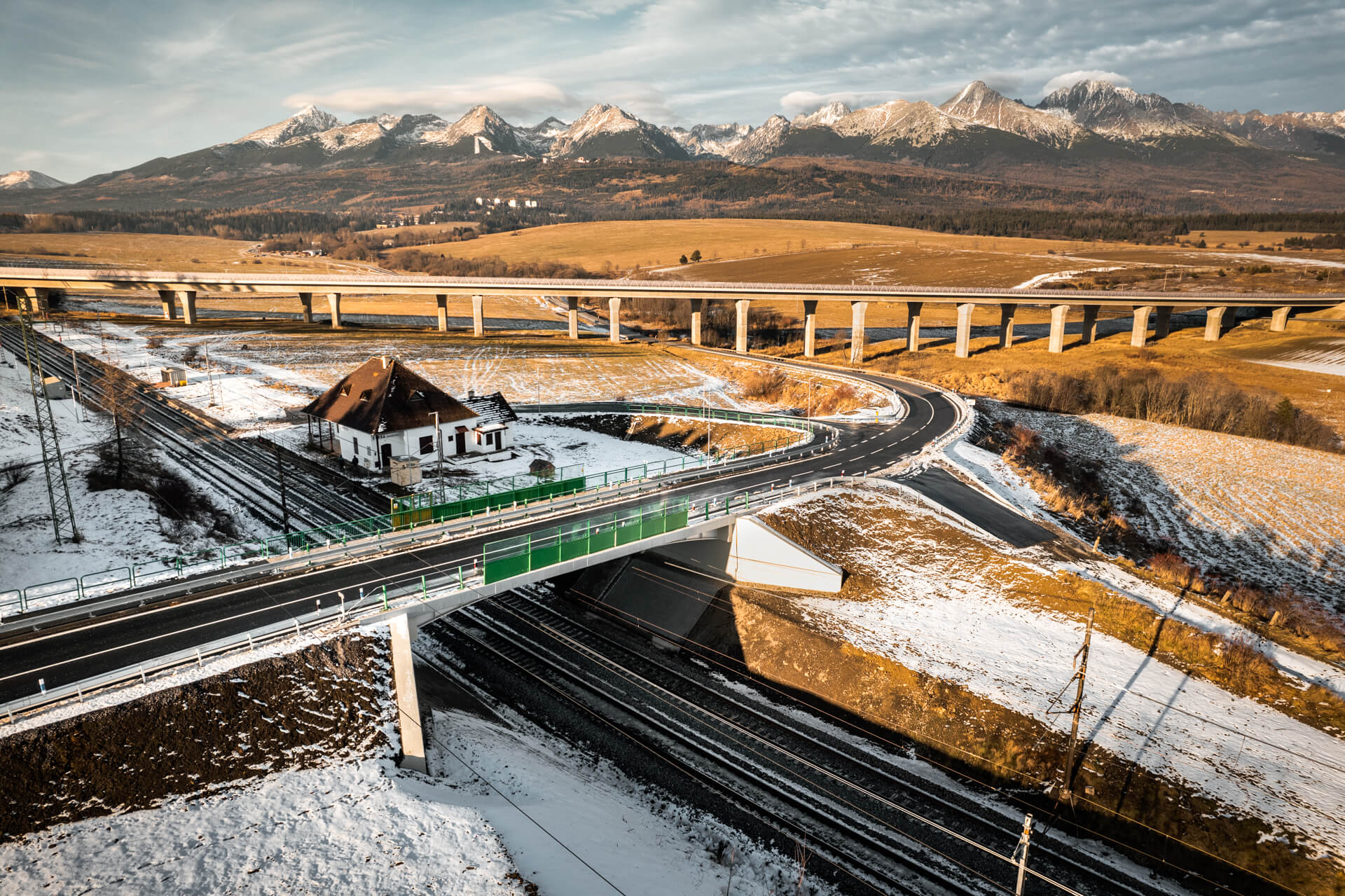 staremu-mostu-v-strbe-odzvonilo-vybudovali-sme-novy